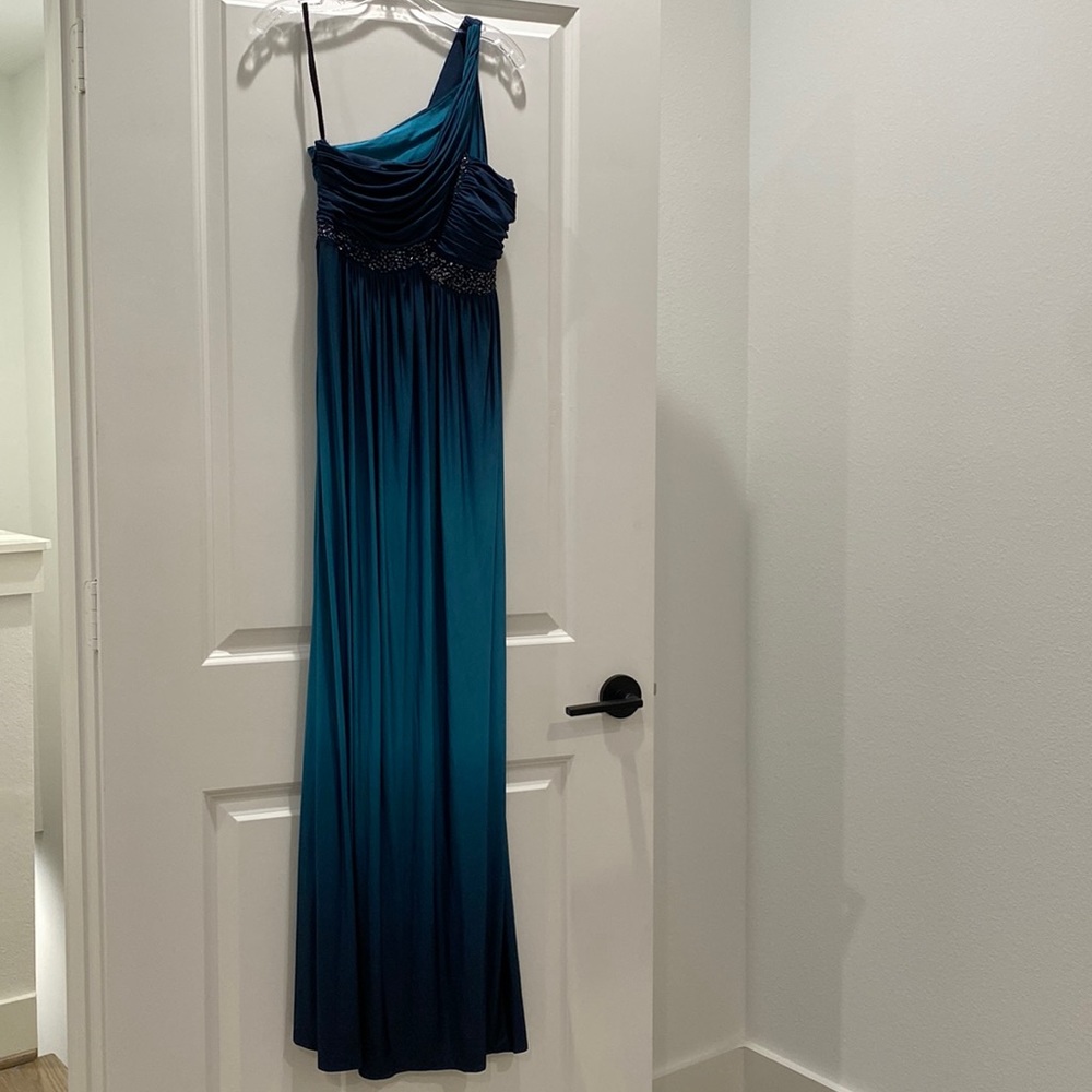 Floor length teal ombré dress. 97% polyester. Size XL tailored to a S